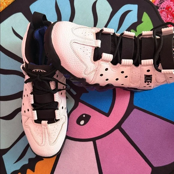 Nike Men’s White & Black High-Top Sneakers no scratches nor scuffs - Picture 2 of 6